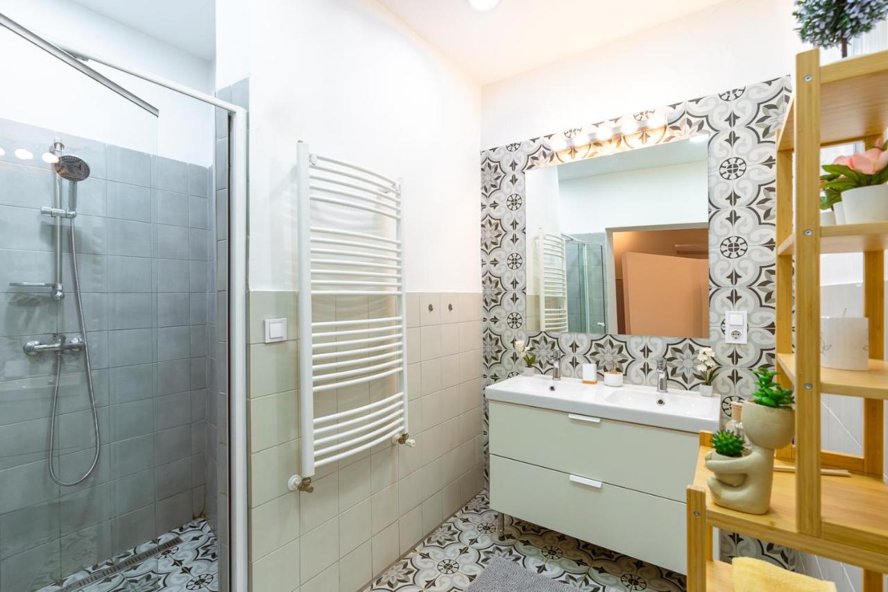 Home-away From @central Bp Apartment Budapest