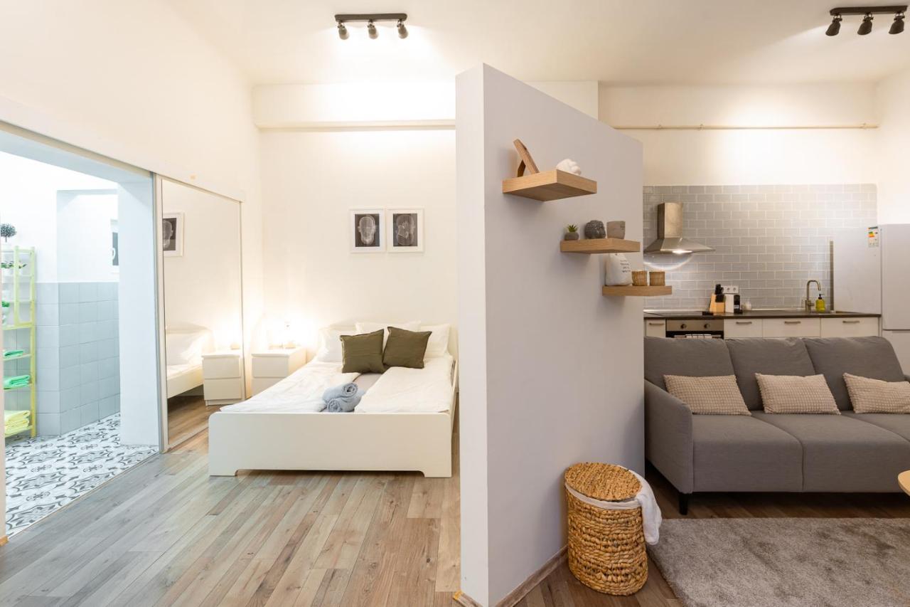 Home-away From @central Bp Apartment *